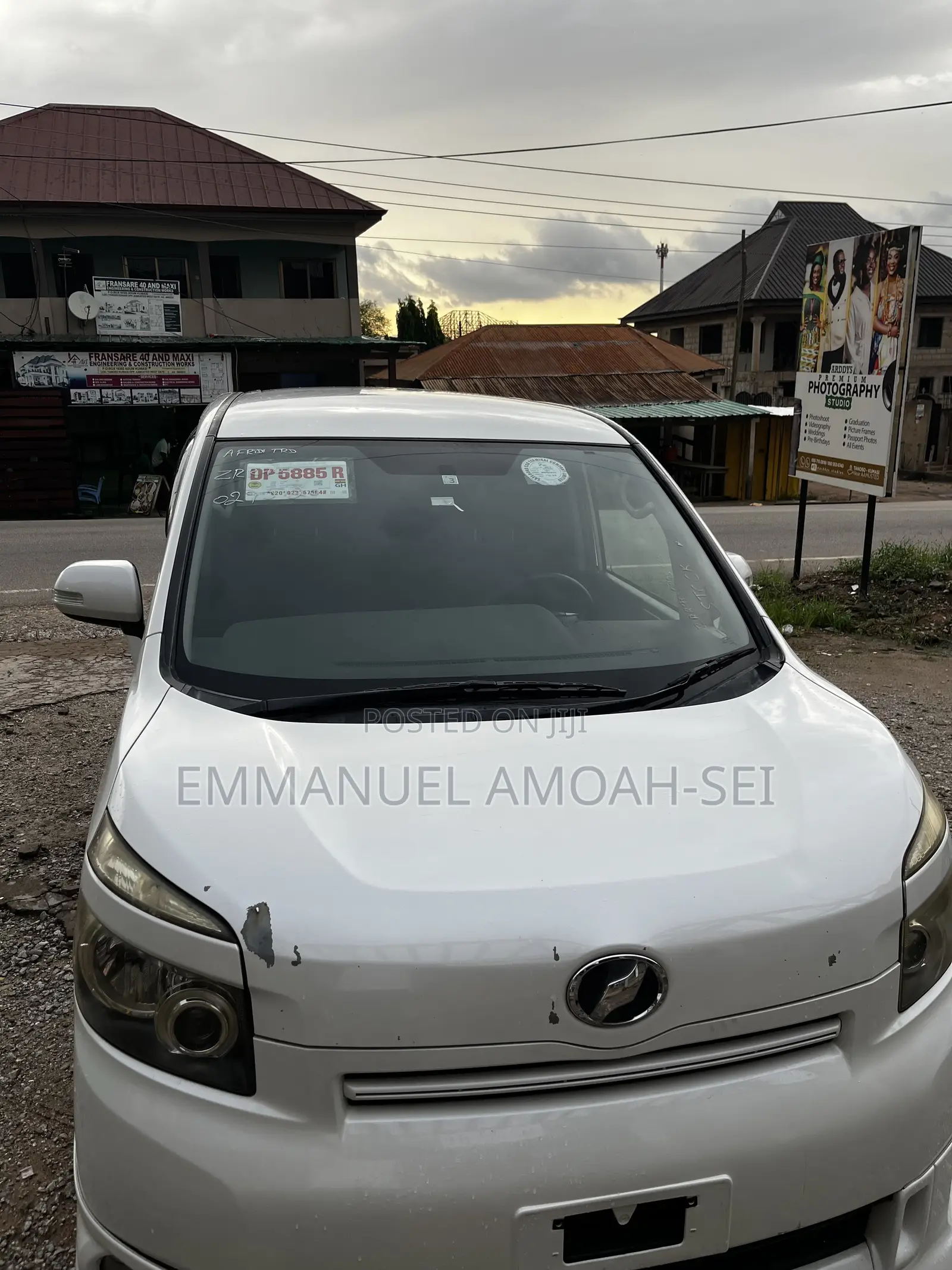 Toyota Voxy 2010 White