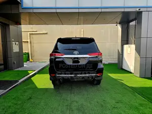 Toyota Fortuner 2023 Black
