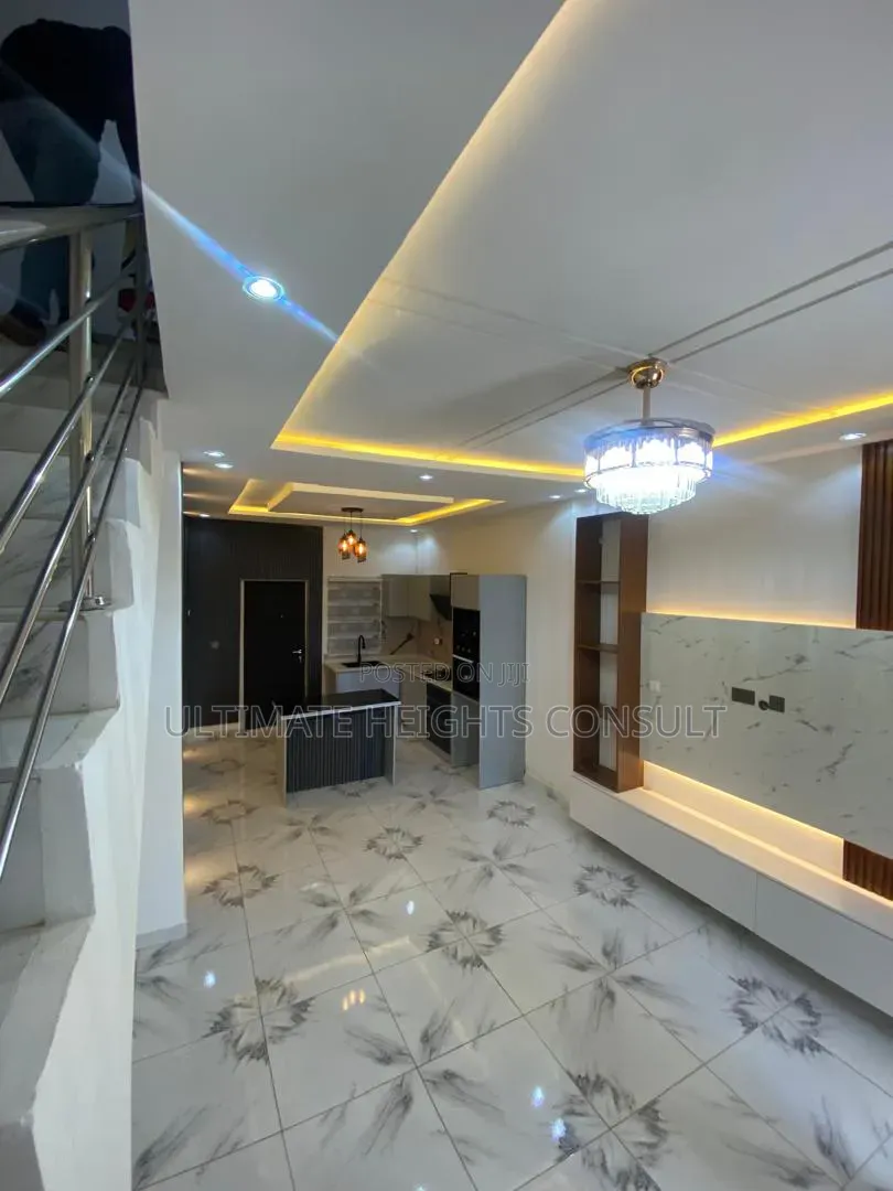 2bdrm House in Adjiriganor, School Junction for sale