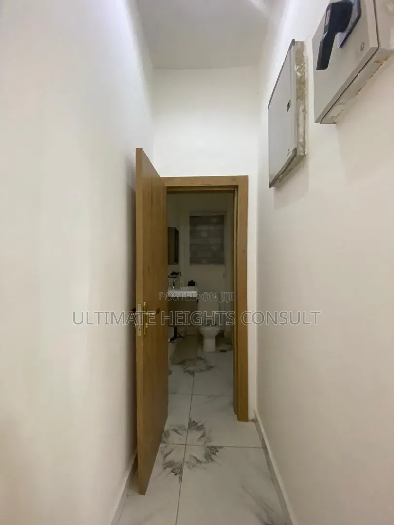 2bdrm House in Adjiriganor, School Junction for sale