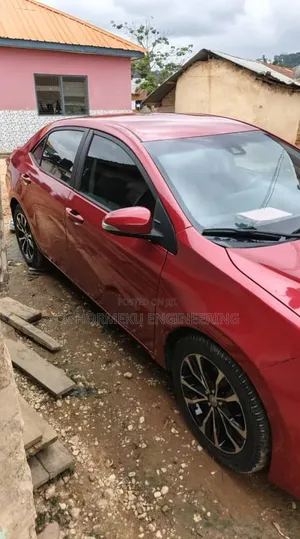 Toyota Corolla LE (1.8L 4cyl 2A) 2018 Red