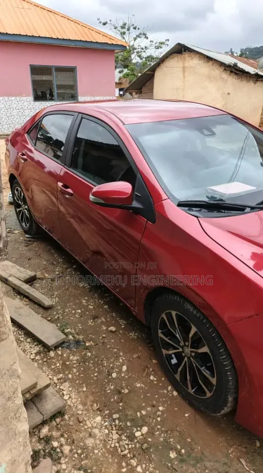 Toyota Corolla LE (1.8L 4cyl 2A) 2018 Red