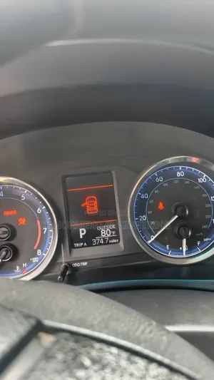 Toyota Corolla LE (1.8L 4cyl 2A) 2018 Red