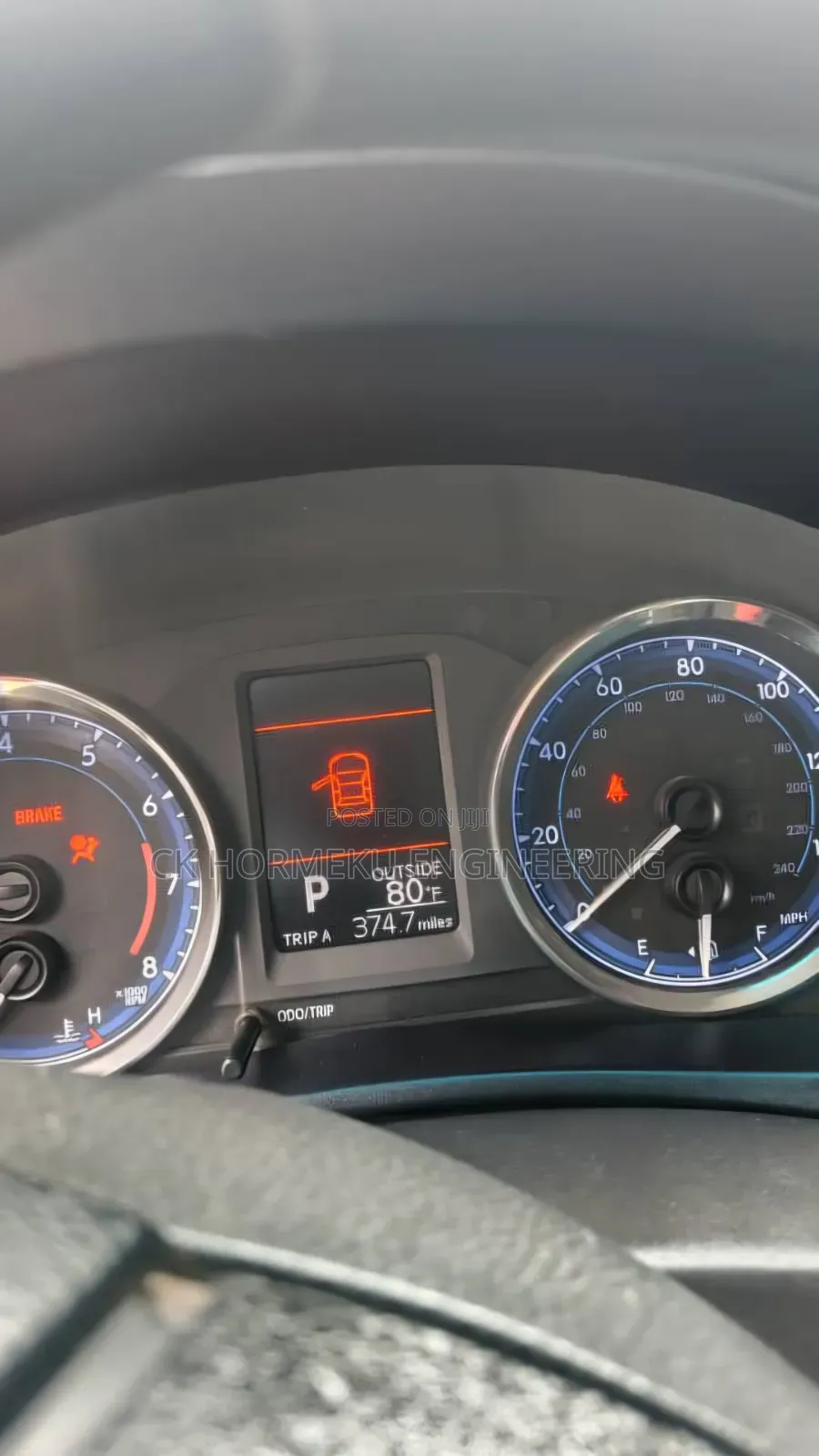 Toyota Corolla LE (1.8L 4cyl 2A) 2018 Red