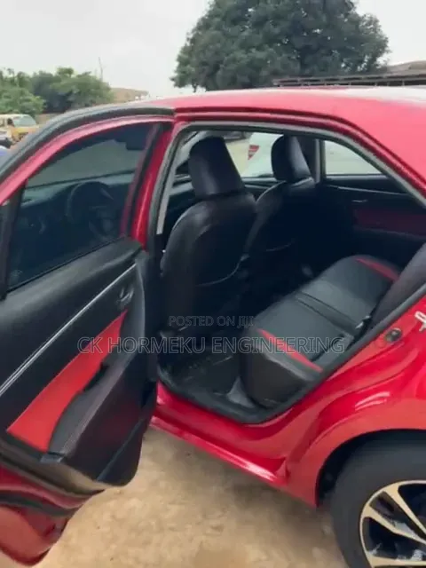 Toyota Corolla LE (1.8L 4cyl 2A) 2018 Red