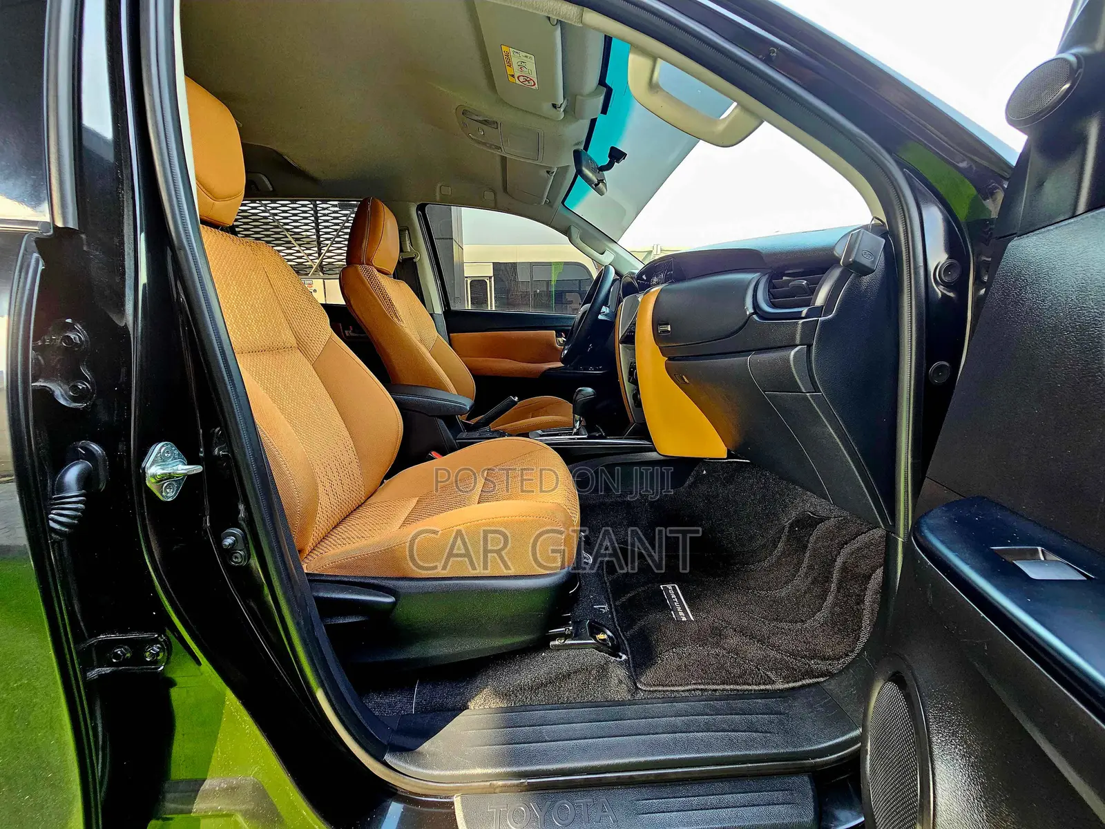 Toyota Fortuner 2023 Black