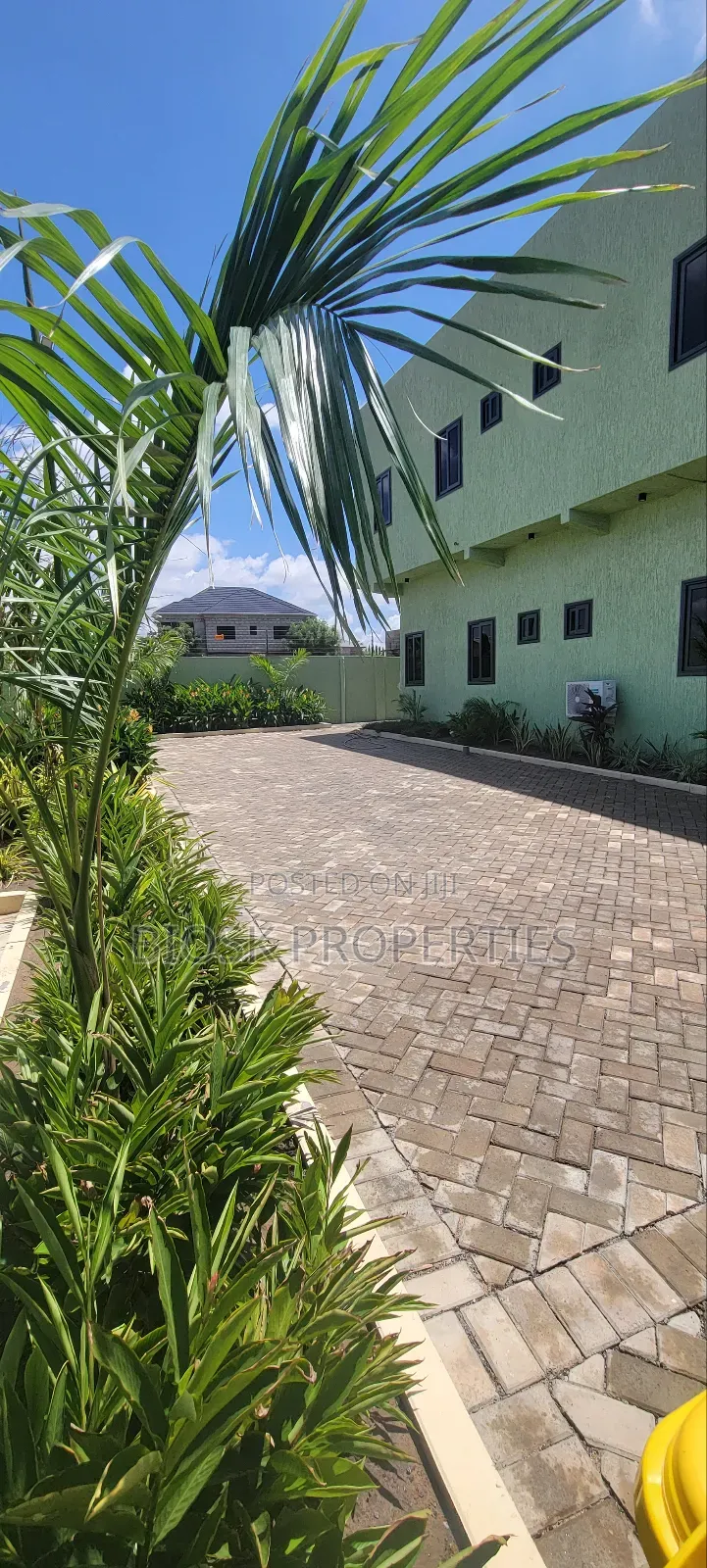 2bdrm Apartment in Biosk Properties, Frafraha for rent