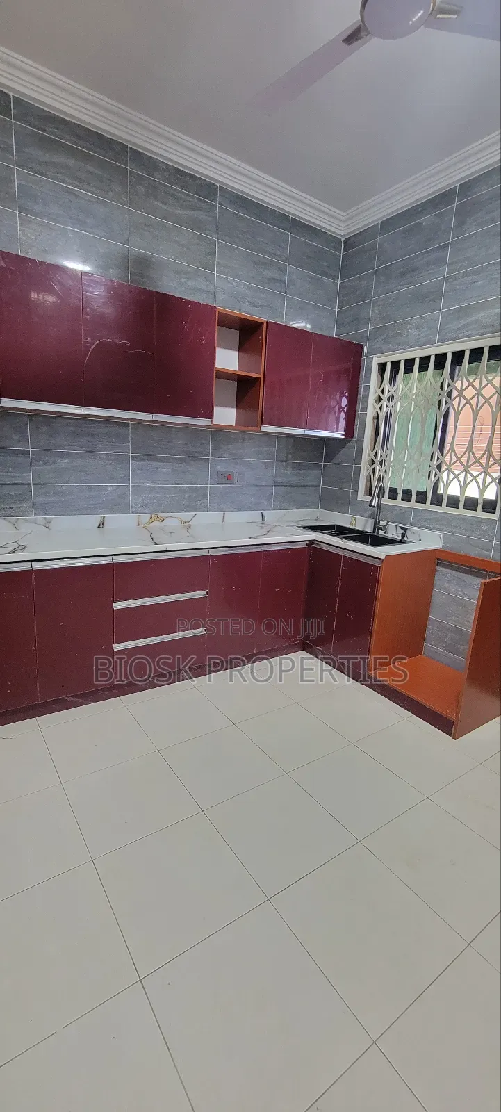2bdrm Apartment in Biosk Properties, Frafraha for rent