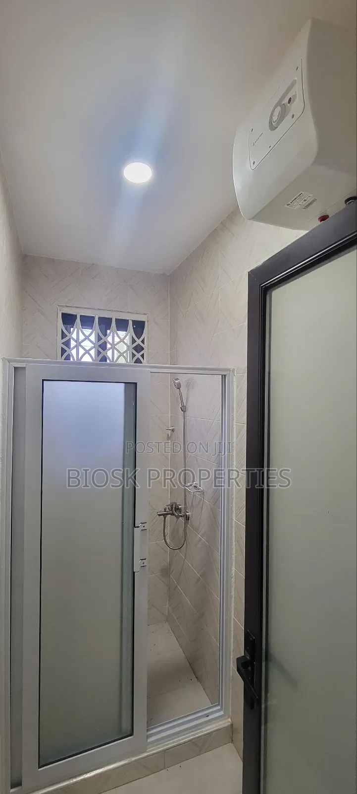 2bdrm Apartment in Biosk Properties, Frafraha for rent