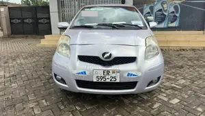 Toyota Vitz 1.5 FWD 3dr 2010 Silver