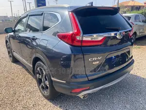 Honda CR-V Touring AWD 2019 Silver