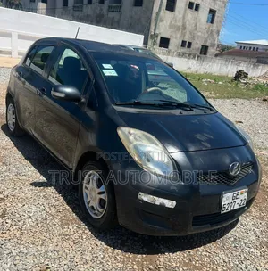 Toyota Vitz 1.0 FWD 3dr 2010 Black