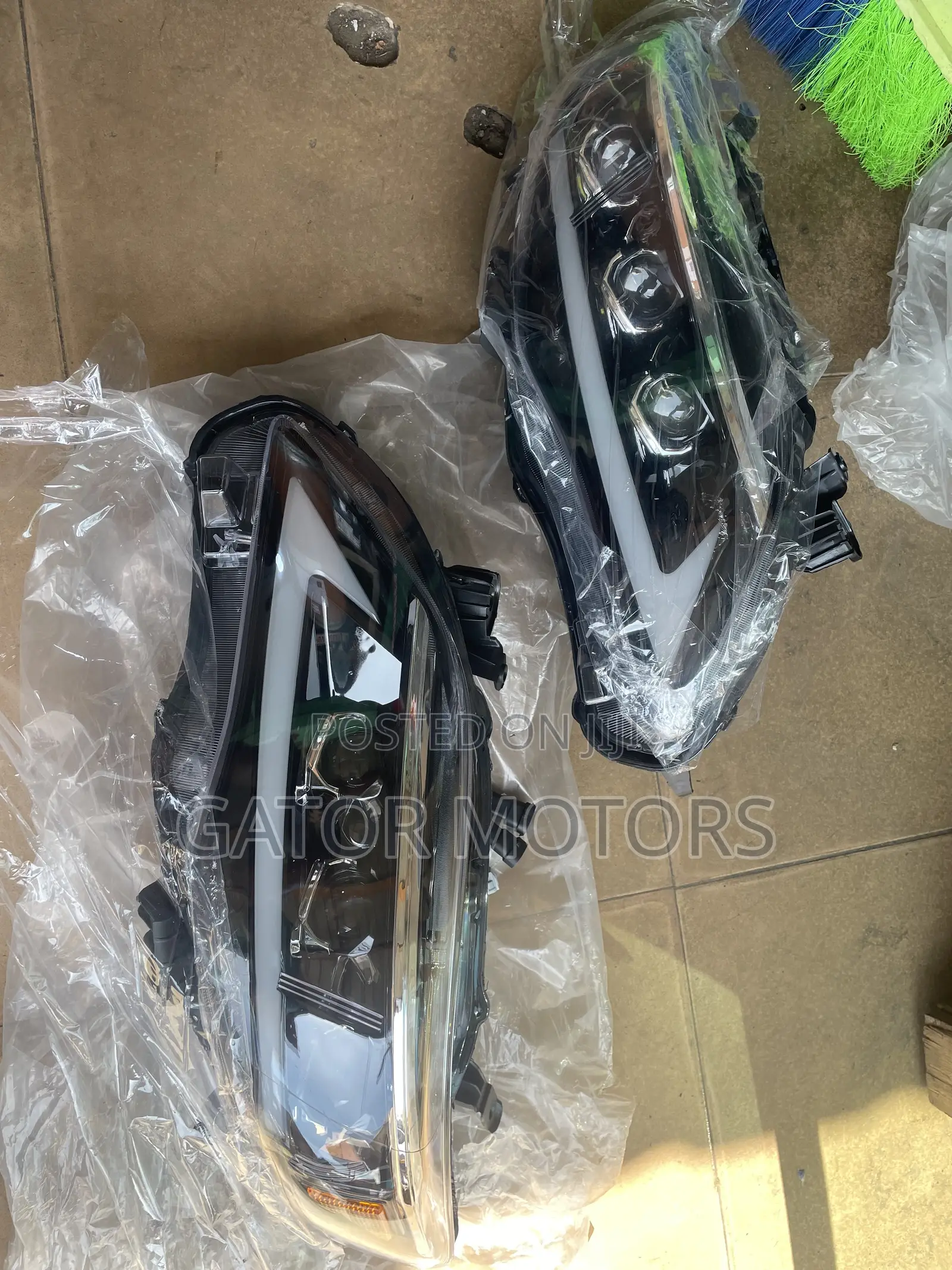 Corolla 2011 2012 2013 Spec Headlights (3 Led)
