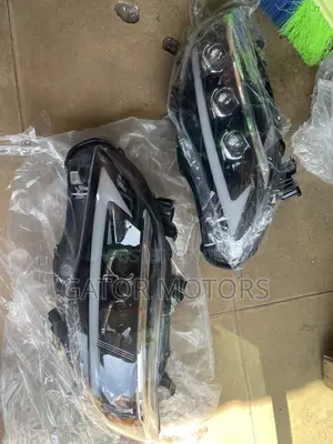 Corolla 2011 2012 2013 Spec Headlights (3 Led)