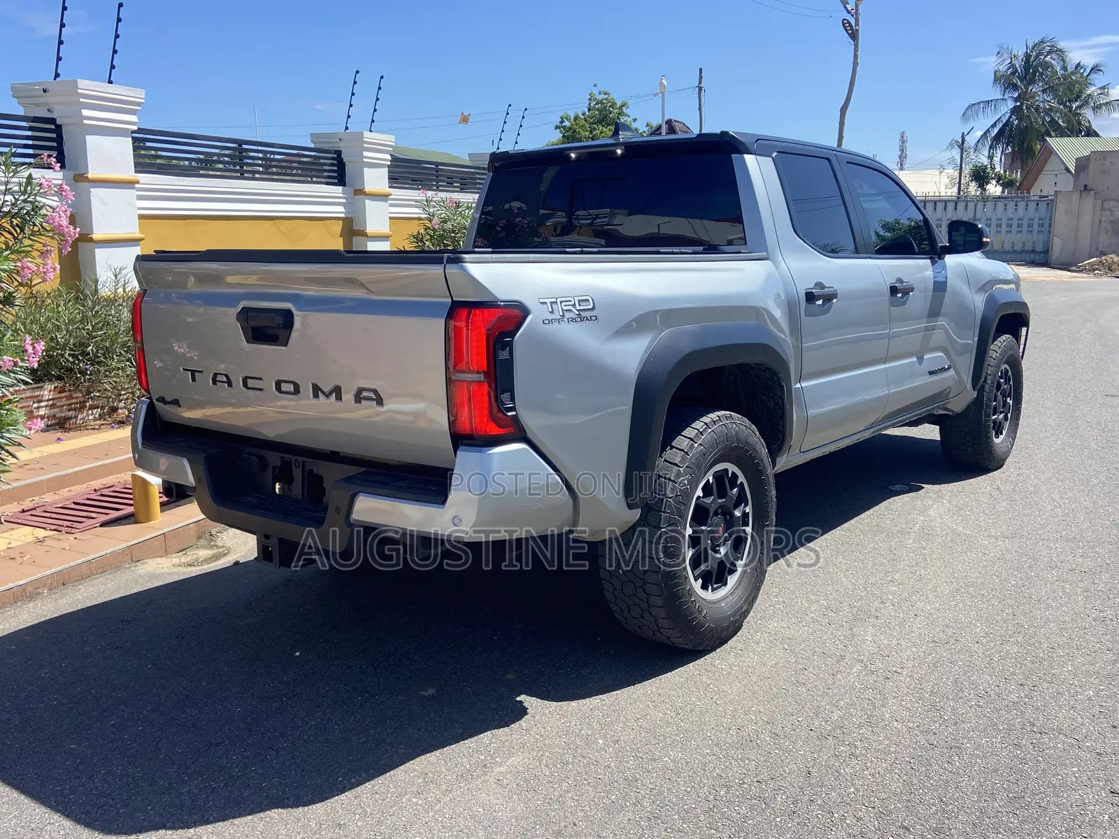 Toyota Tacoma SR5 XtraCab 6' Bed AT 2024 Silver