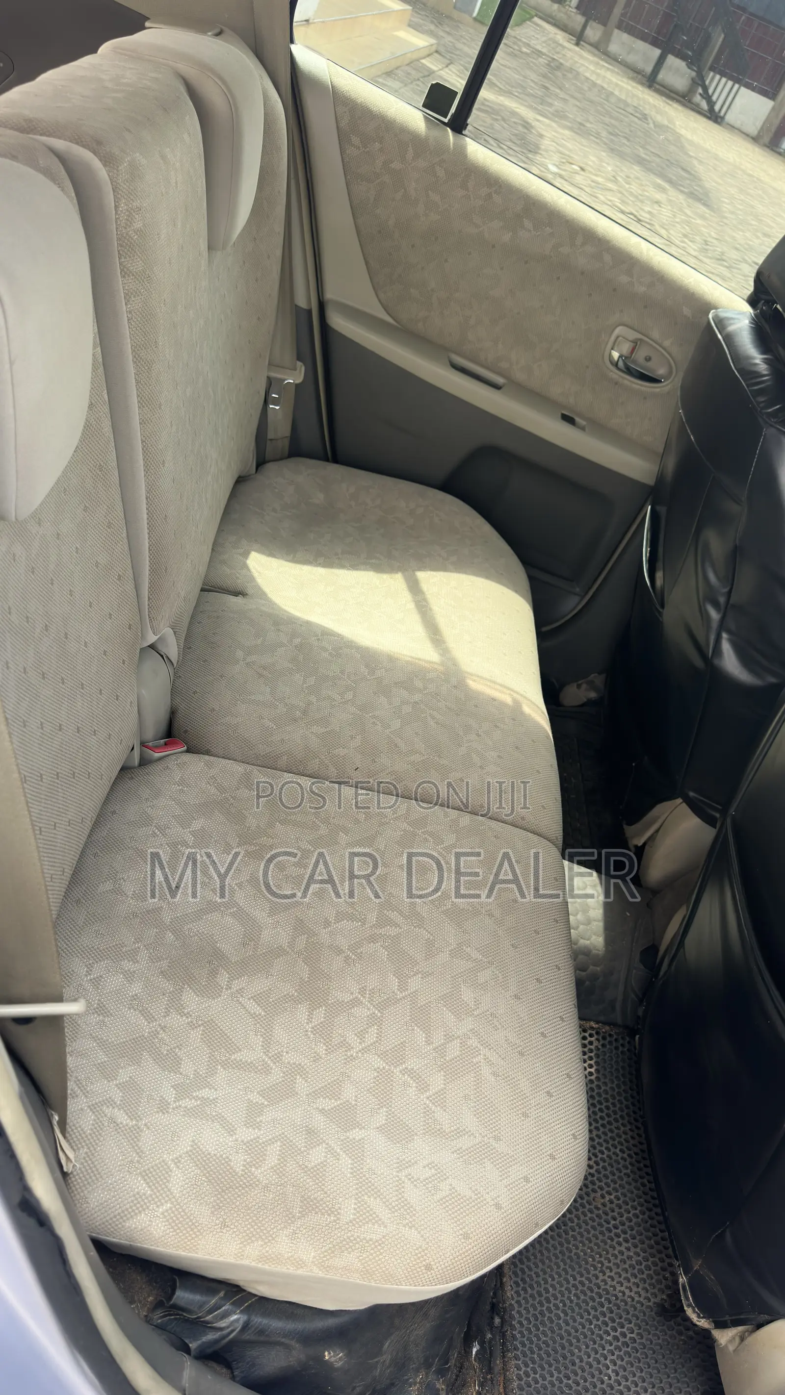 Toyota Vitz 1.5 FWD 3dr 2010 Silver