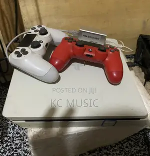 Jailbroken Ps4 Slim Console 500gb and 2 Controller With Games Fc26