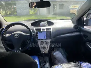 Toyota Yaris 2010 Blue