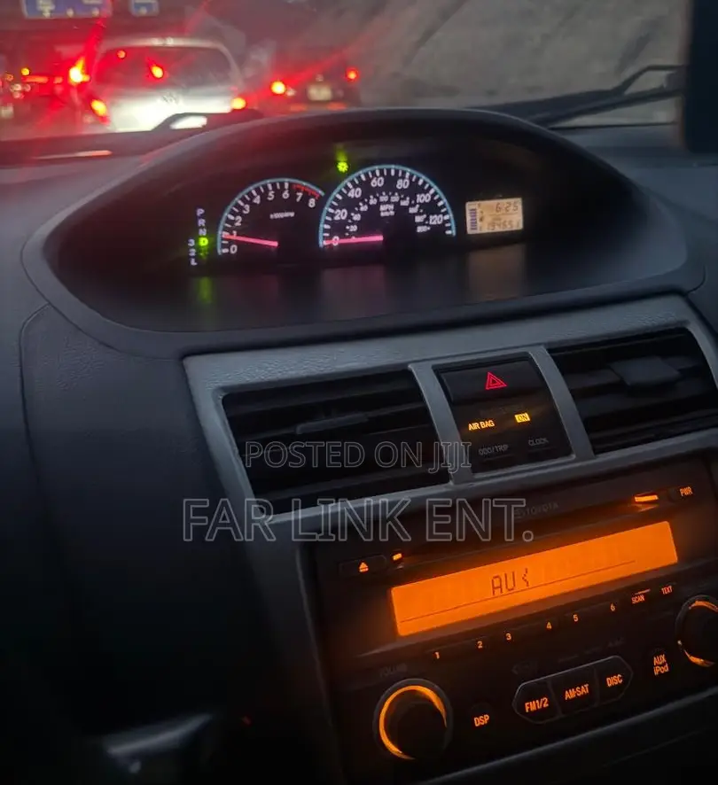 Toyota Yaris 2012 Black