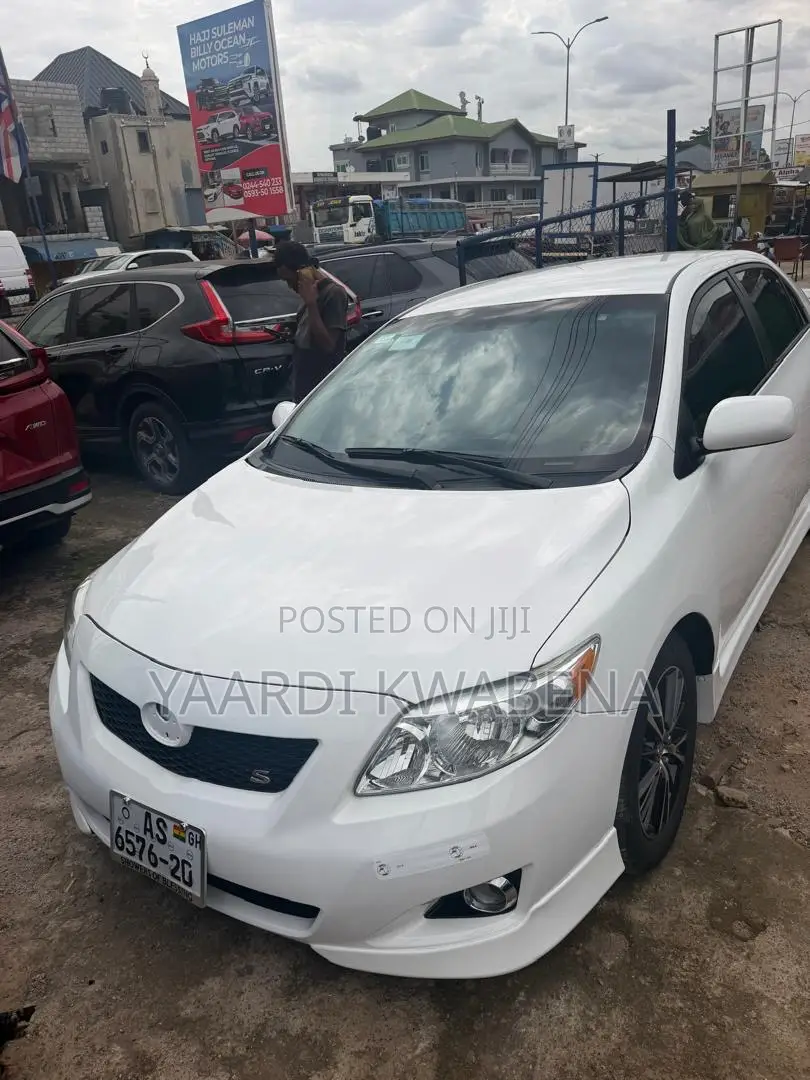 Toyota Corolla LE 4dr Sedan (1.8L 4cyl 4A) 2010 White