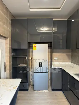 4bdrm Duplex in Lake Side Estate for rent
