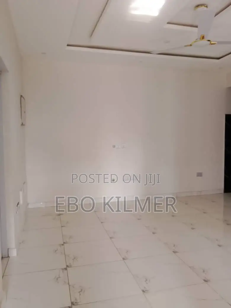 4bdrm Duplex in Lake Side Estate for rent