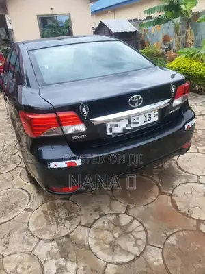 Toyota Avensis 2013 Black