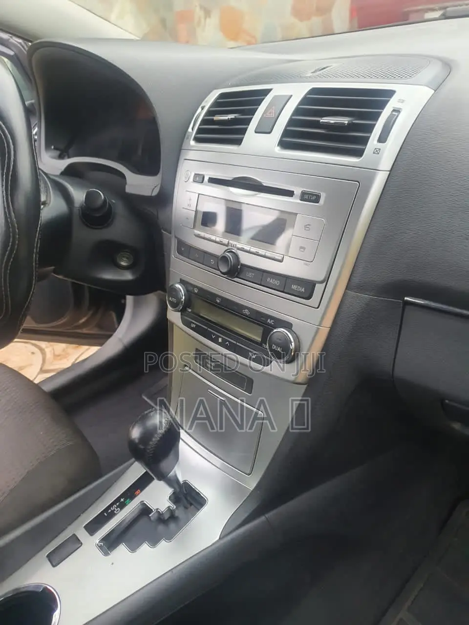 Toyota Avensis 2013 Black