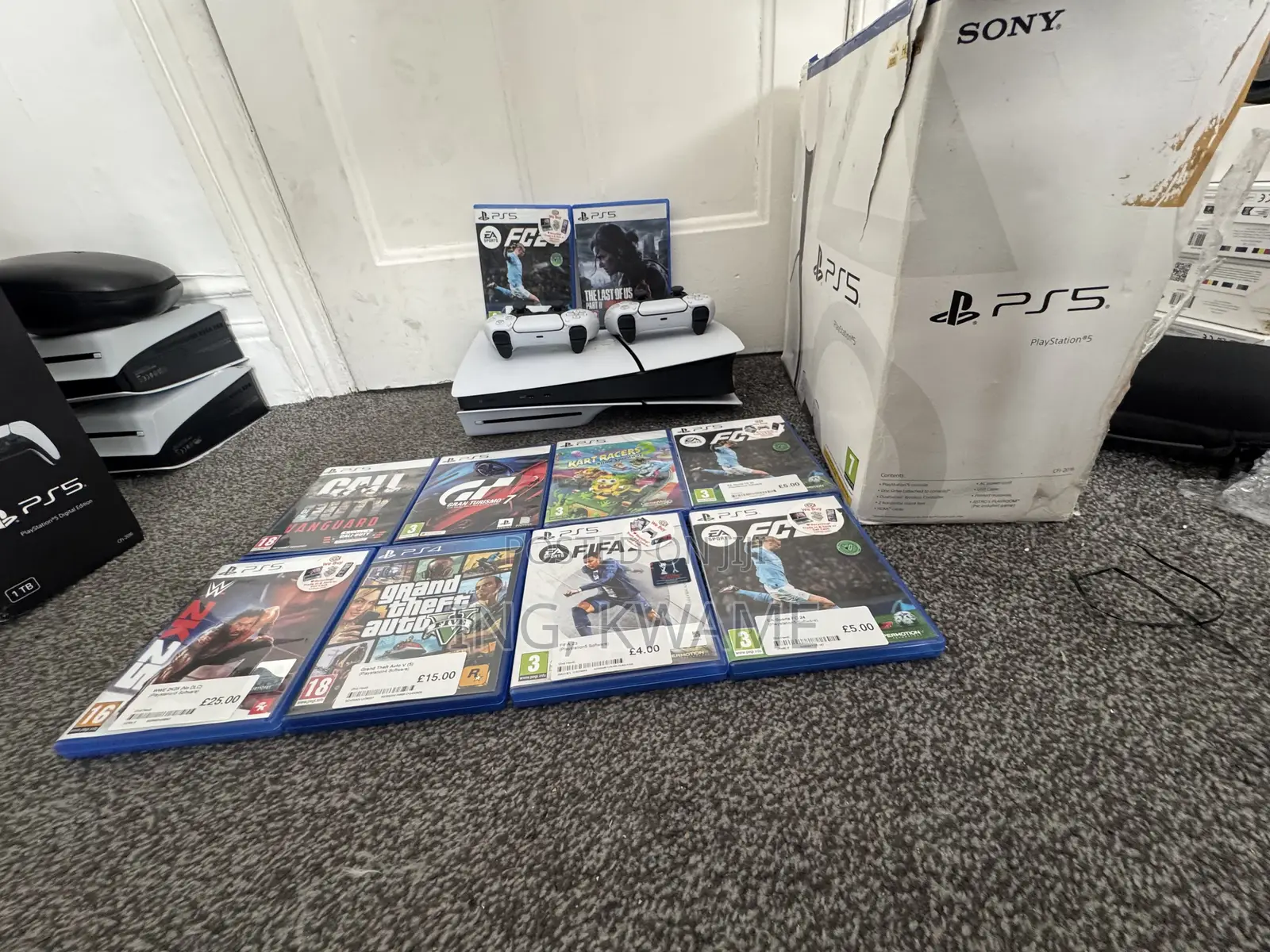 Playstation 5 Slim Cd + 2 Controllers Uk Used + 1 Free Game Cd