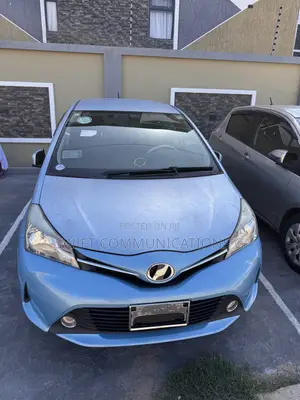 Toyota Vitz 1.5 FWD 5dr 2015 Blue