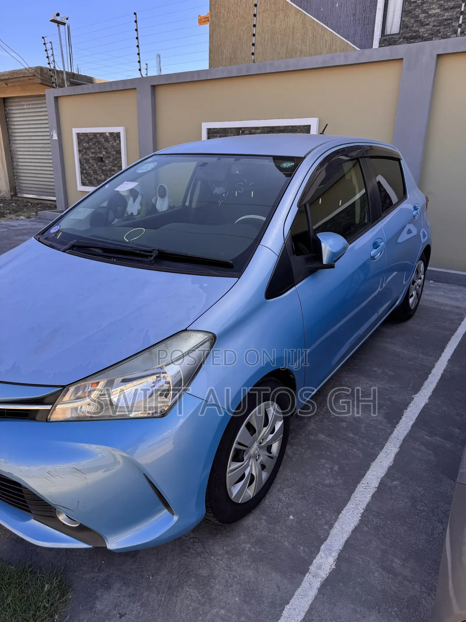 Toyota Vitz 1.5 FWD 5dr 2015 Blue