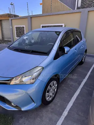 Toyota Vitz 1.5 FWD 5dr 2015 Blue