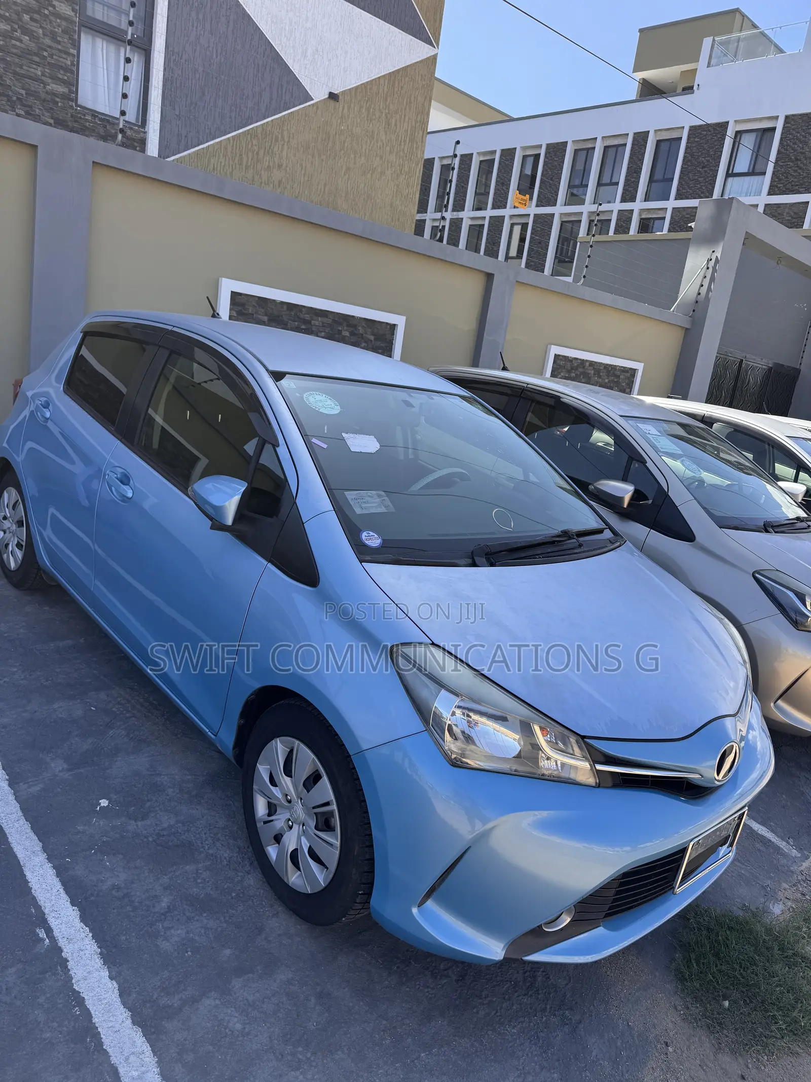 Toyota Vitz 1.5 FWD 5dr 2015 Blue
