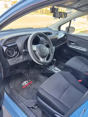 Toyota Vitz 1.5 FWD 5dr 2015 Blue