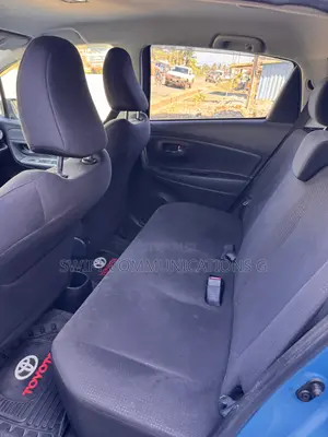 Toyota Vitz 1.5 FWD 5dr 2015 Blue