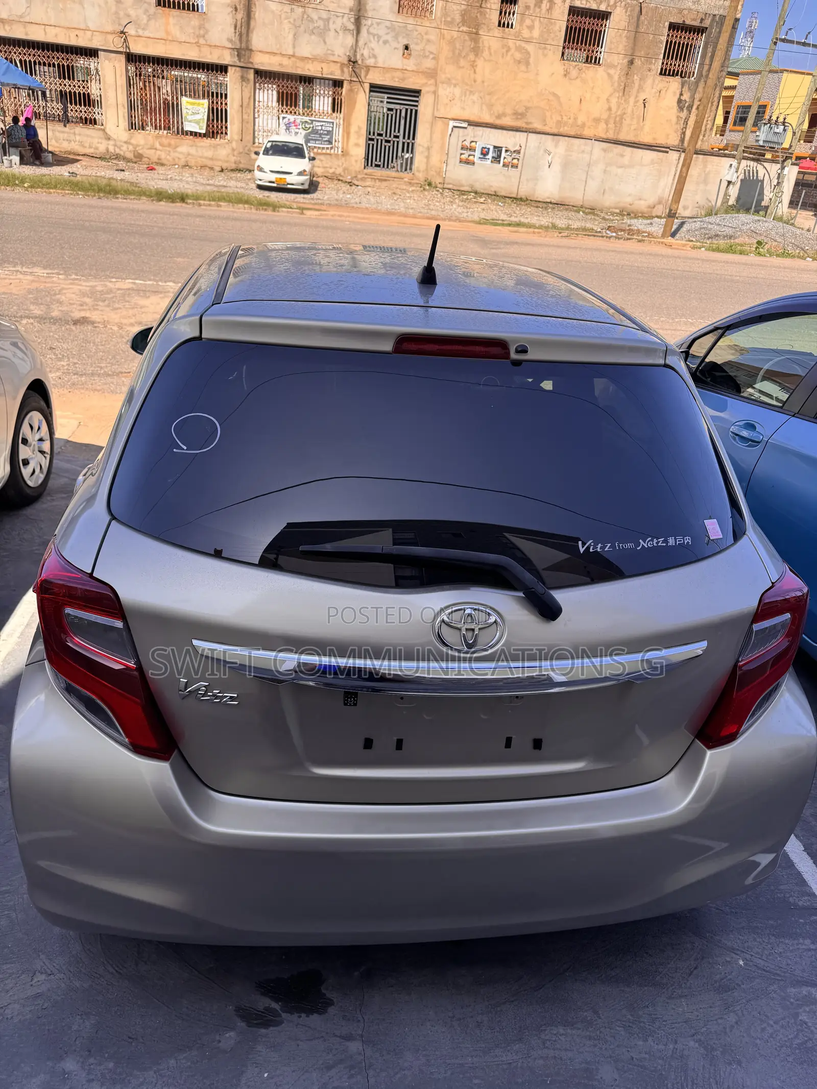 Toyota Vitz 1.5 FWD 5dr 2016 Gold