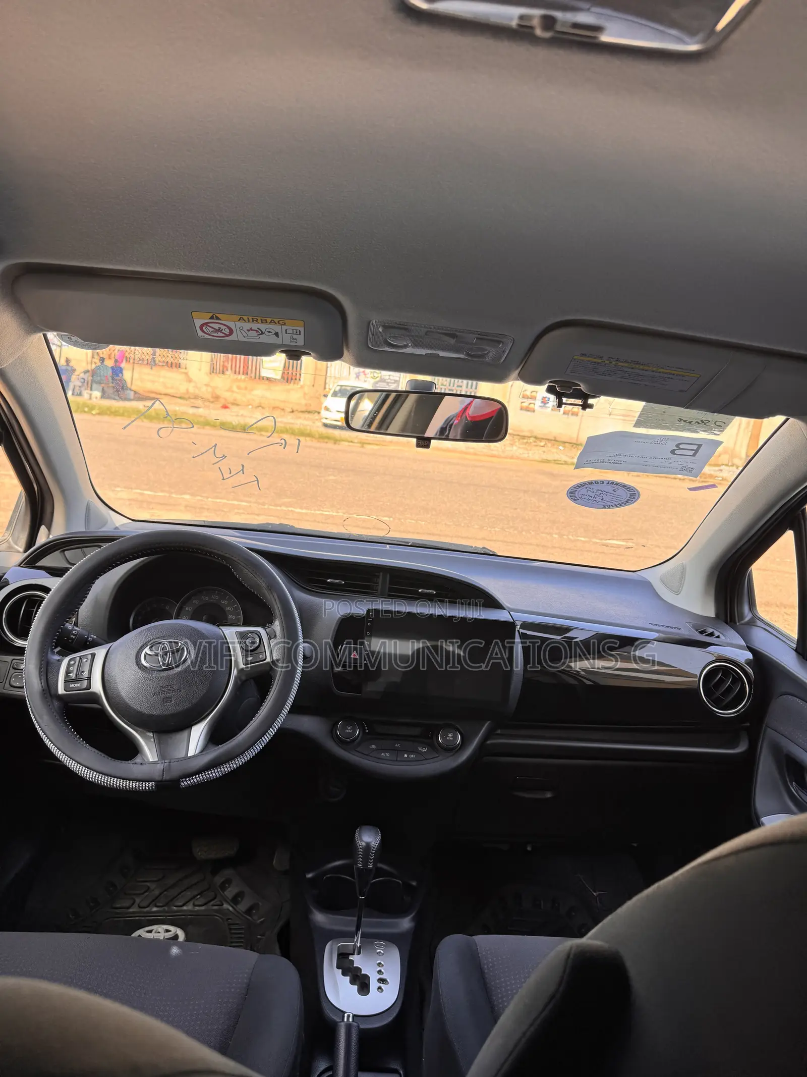 Toyota Vitz 1.5 FWD 5dr 2016 Gold