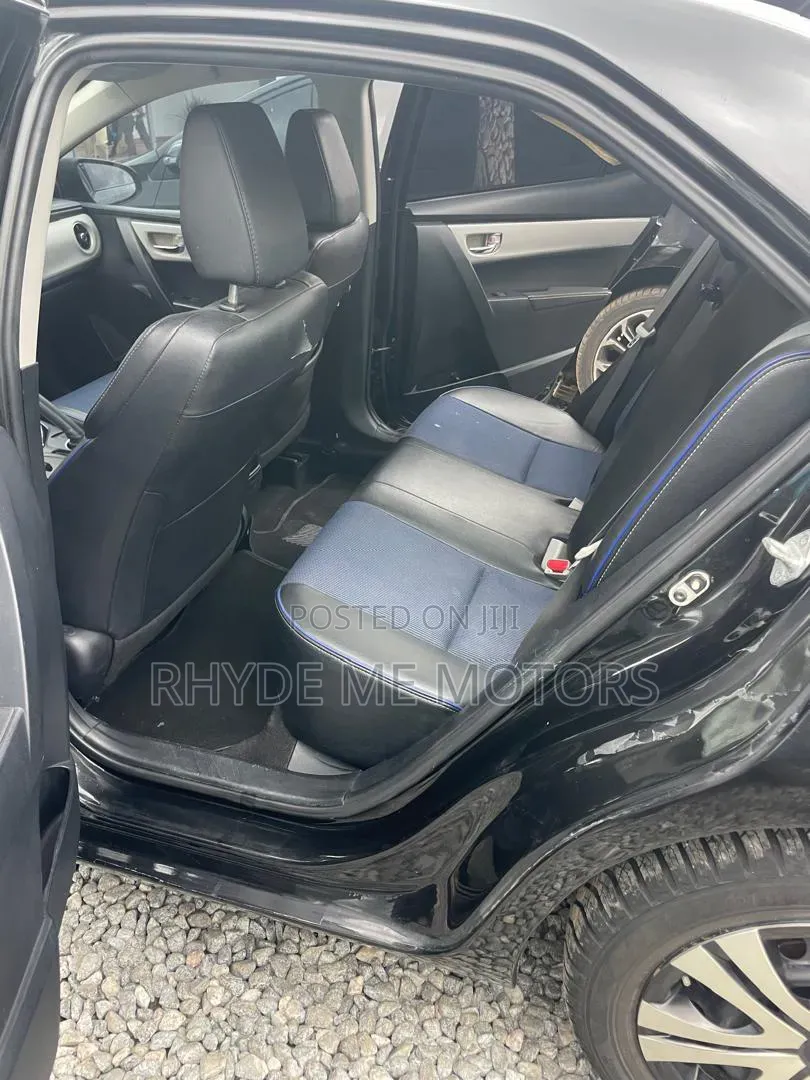 Toyota Corolla 2018 Black
