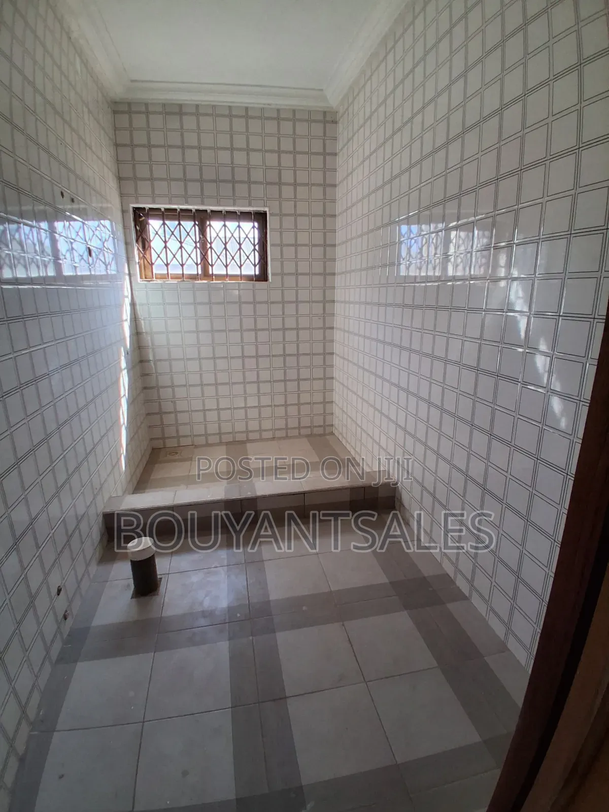 3bdrm Apartment in Old Ashongman, Ablorh Adjei for rent
