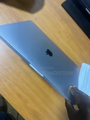 Laptop Apple MacBook Pro 2020 8GB Intel Core i7 SSD 256GB
