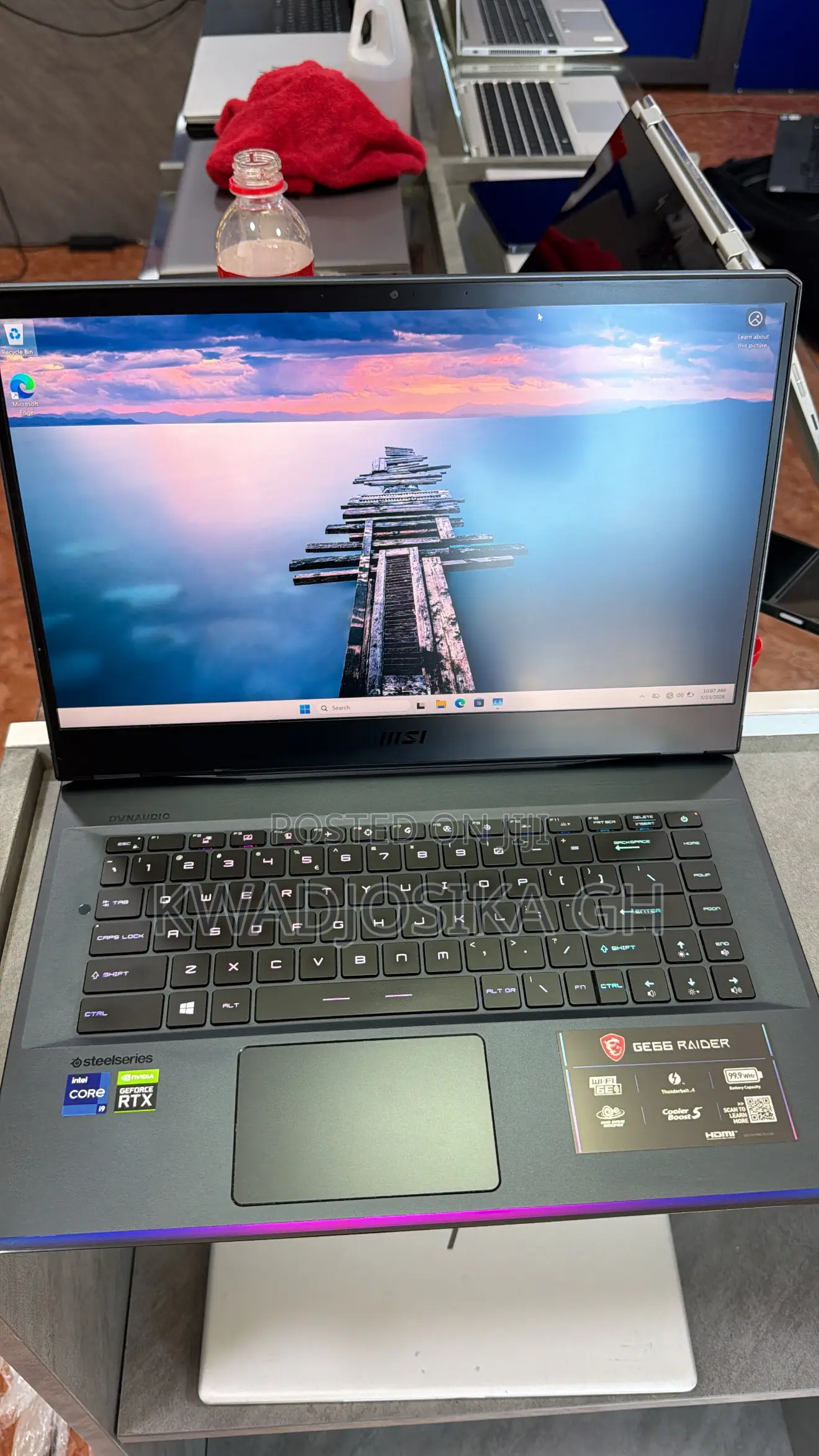 New Laptop MSI GE66 Raider 32GB Intel Core i9 SSD 2T