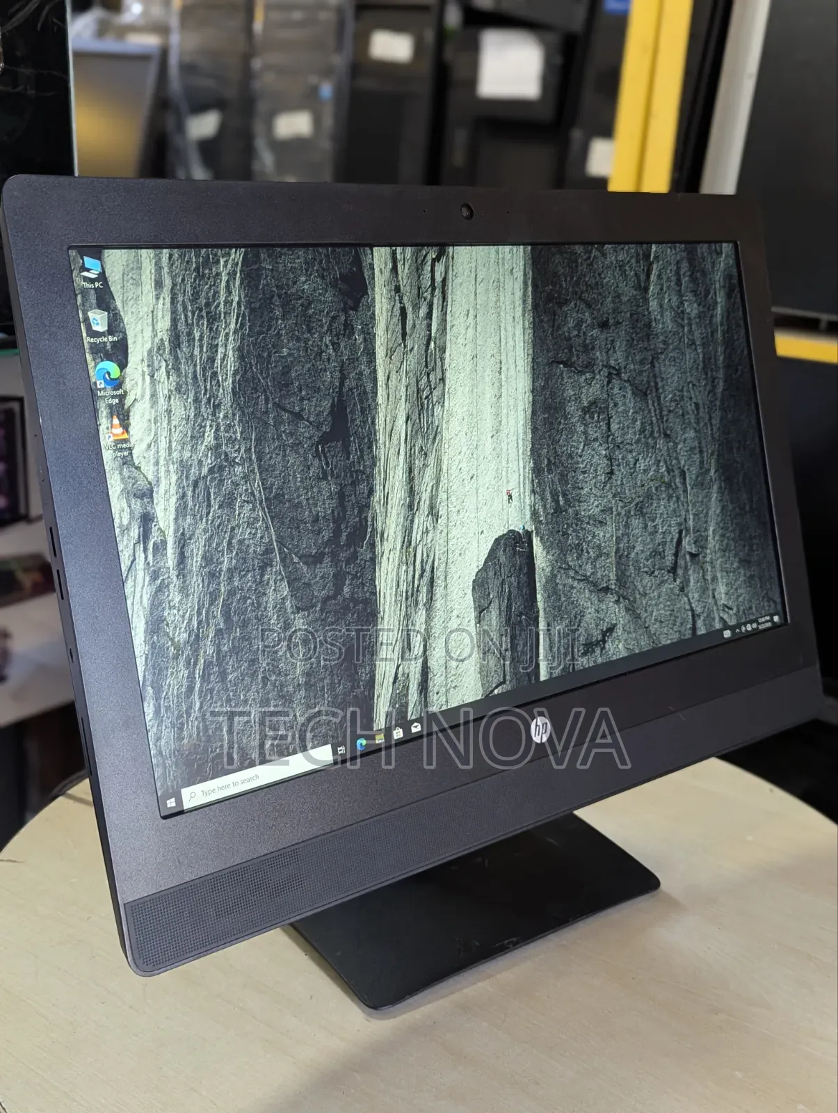 Desktop Computer HP ProOne 600 G3 8GB Intel Core i5 HDD 500GB