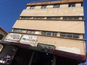 10bdrm House in Accra Poly Area for sale