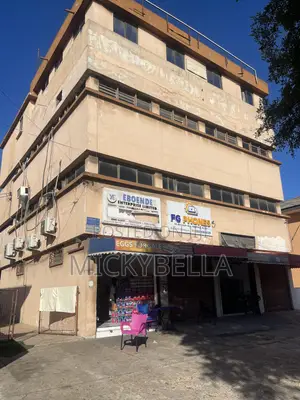 10bdrm House in Accra Poly Area for sale