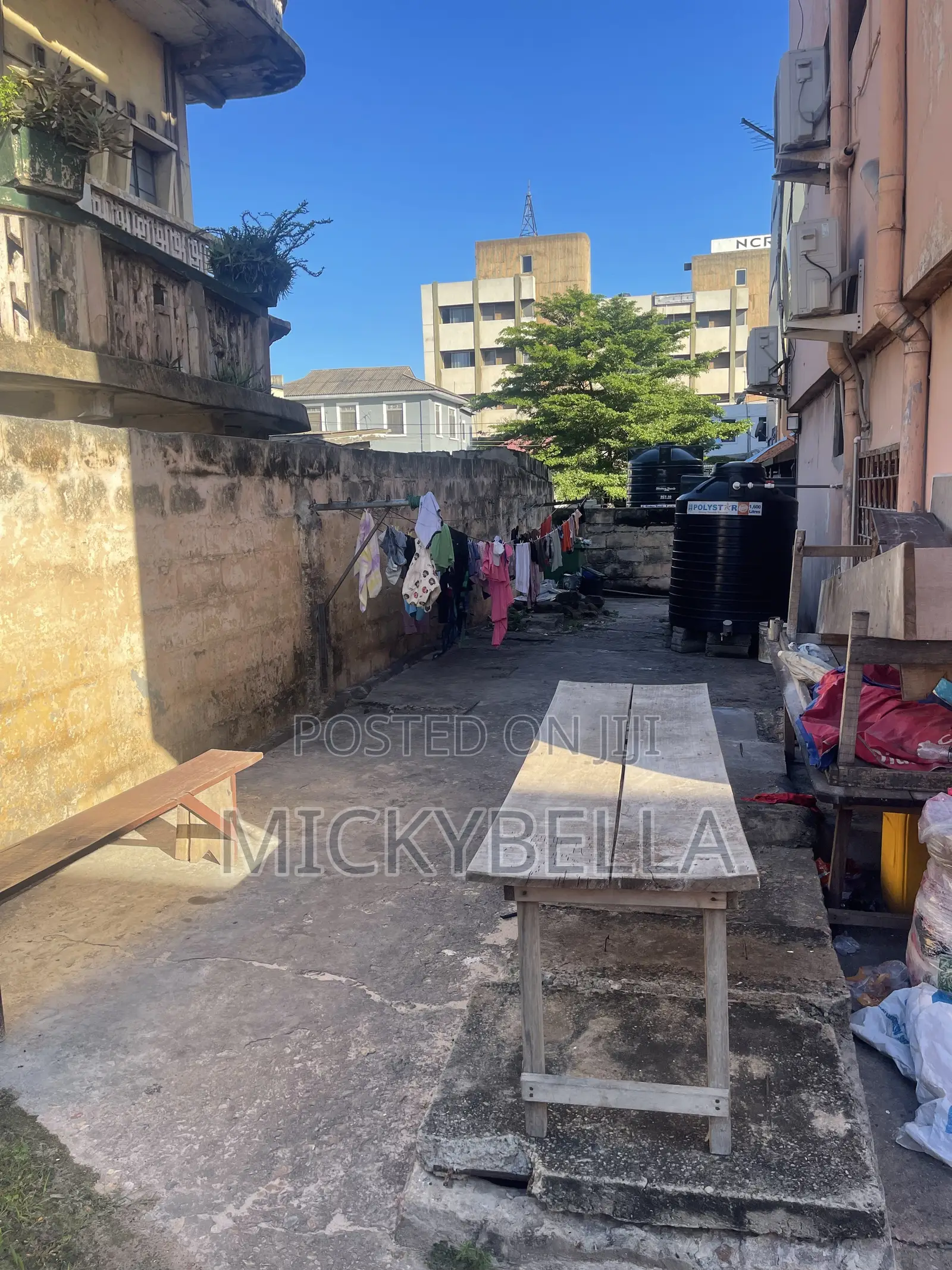 10bdrm House in Accra Poly Area for sale