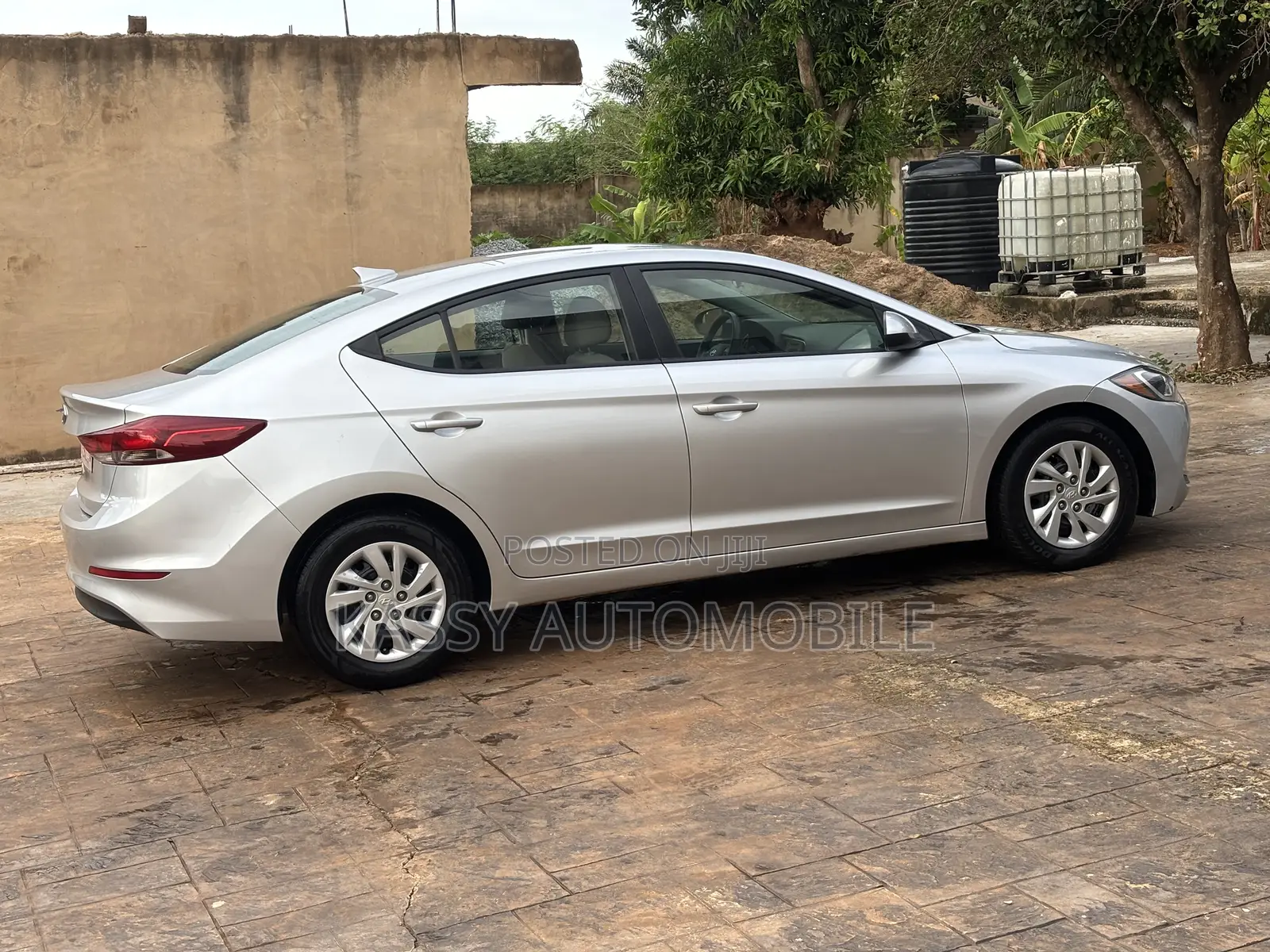 Hyundai Elantra SE Sedan FWD (2.0L 4cyl 6M) 2017 Silver