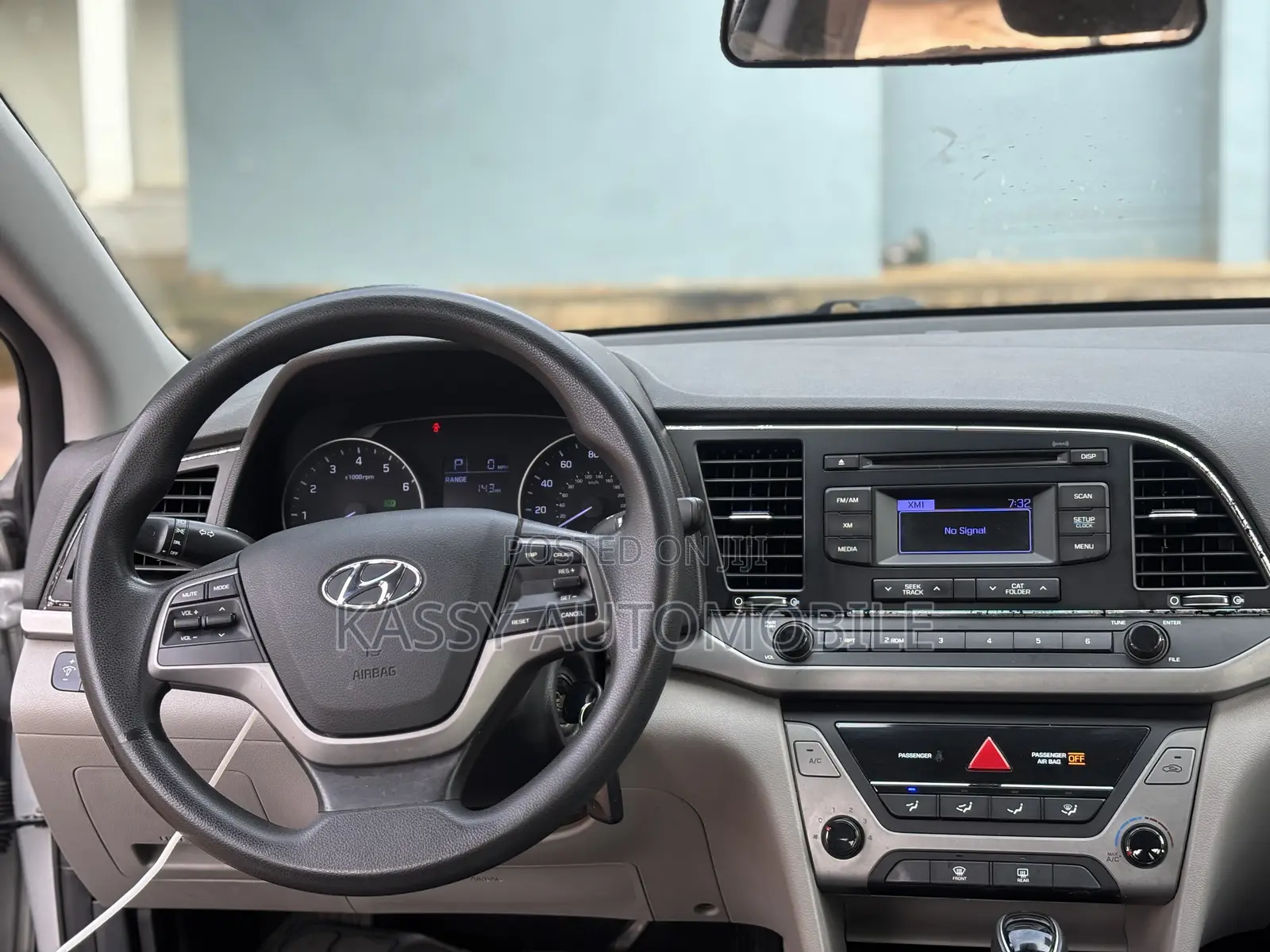 Hyundai Elantra SE Sedan FWD (2.0L 4cyl 6M) 2017 Silver