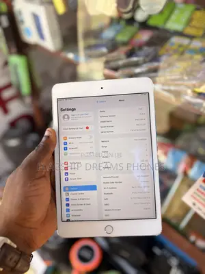 Apple iPad mini 4 128 GB Silver