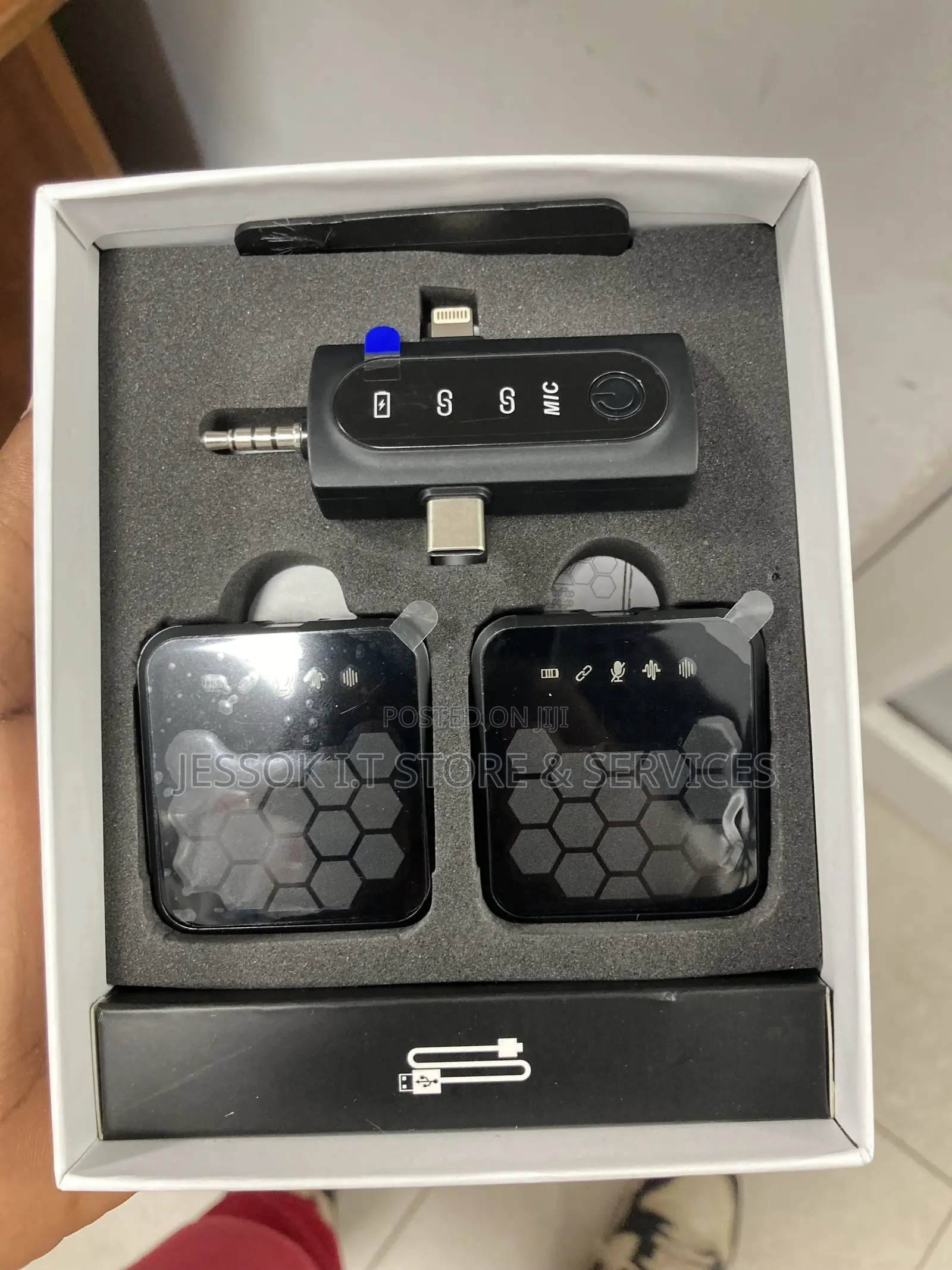 Qy66 Wireless Lavalier Microphone System