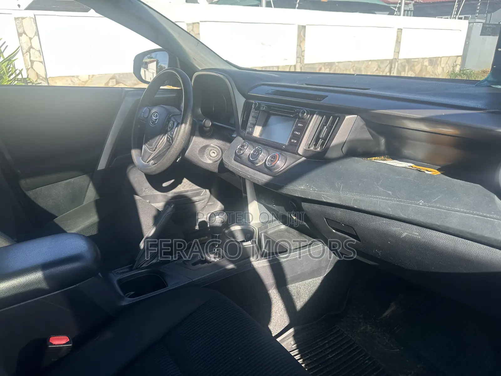 Toyota RAV4 LE 4dr SUV (2.5L 4cyl 6A) 2018 Silver